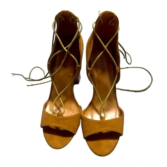 Size 7 bamboo faux suede strappy tie heels in excellent condition - Picture 3 of 6